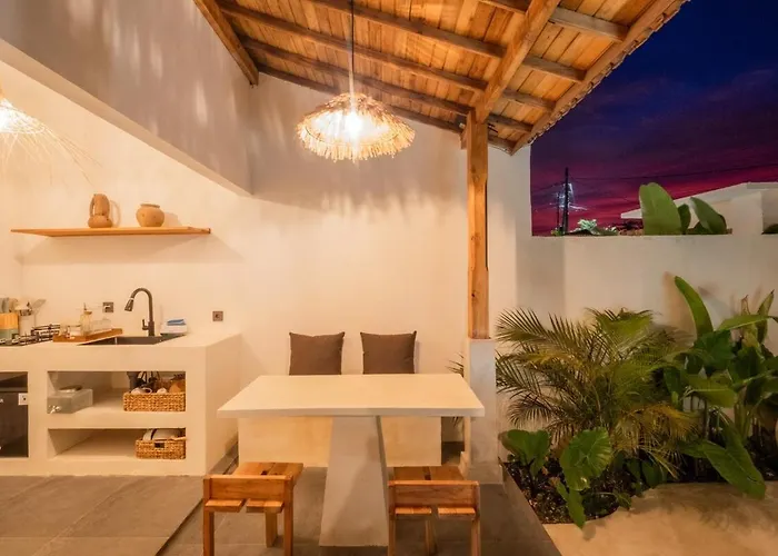 Casa Aurora- Chic & Stylish 1 Bedroom Pool - 7 Min To Savaya Сasa de vacaciones *